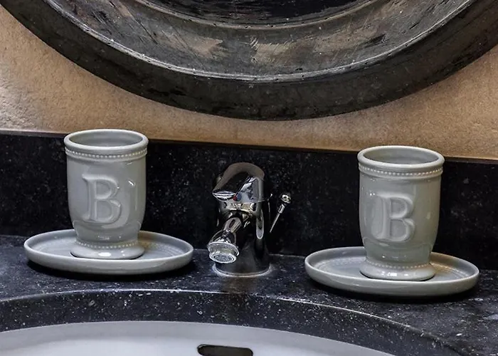 Manoir Sainte Victoire Bed and Breakfast