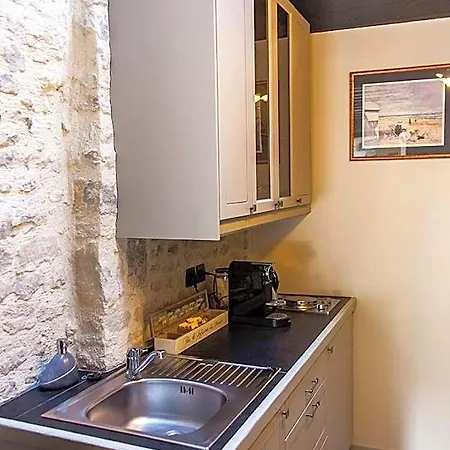 فندق مبيت وإفطار Manoir Sainte Victoire 3*