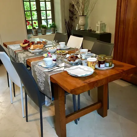 Manoir Sainte Victoire לינה וארוחת בוקר 3*