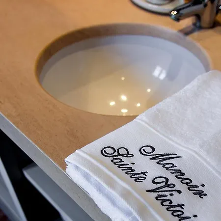 לינה וארוחת בוקר Manoir Sainte Victoire