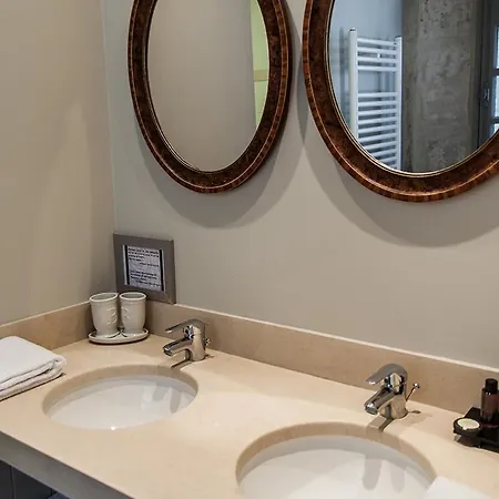 Manoir Sainte Victoire 3* באיו