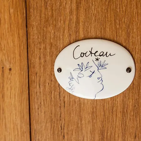 Manoir Sainte Victoire ベッド・アンド・ブレックファスト 3*