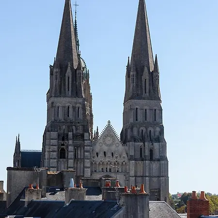 Manoir Sainte Victoire לינה וארוחת בוקר 3*