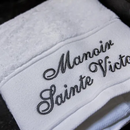 לינה וארוחת בוקר Manoir Sainte Victoire באיו